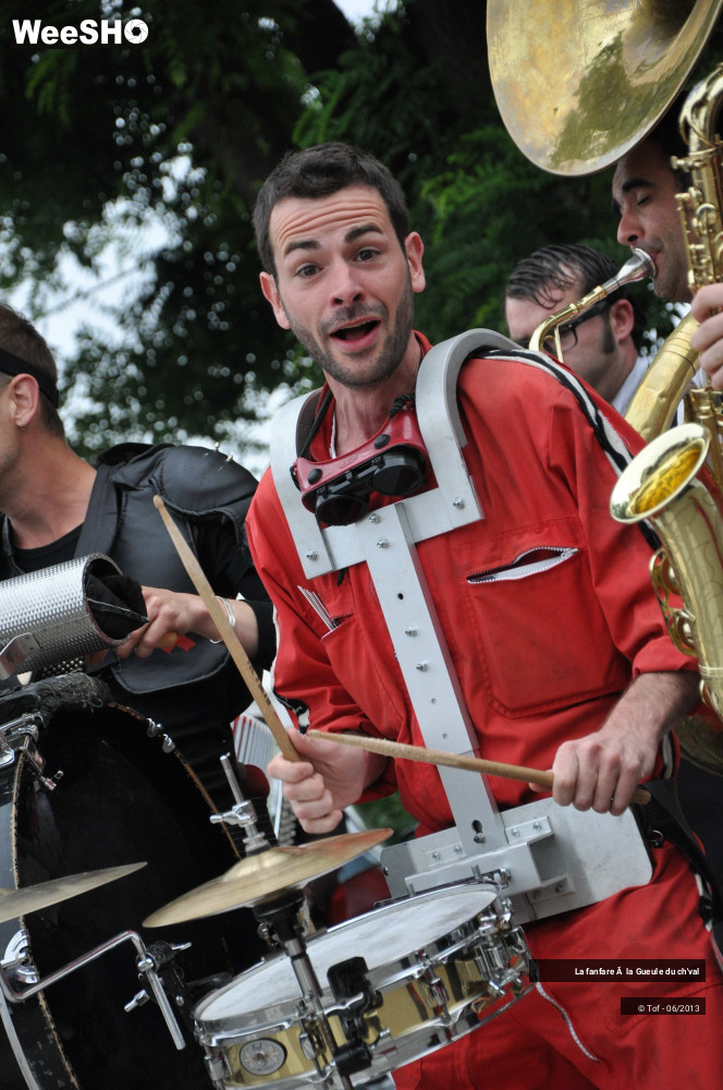 23/56 photos du spectacle La fanfare à la Gueule du ch'val